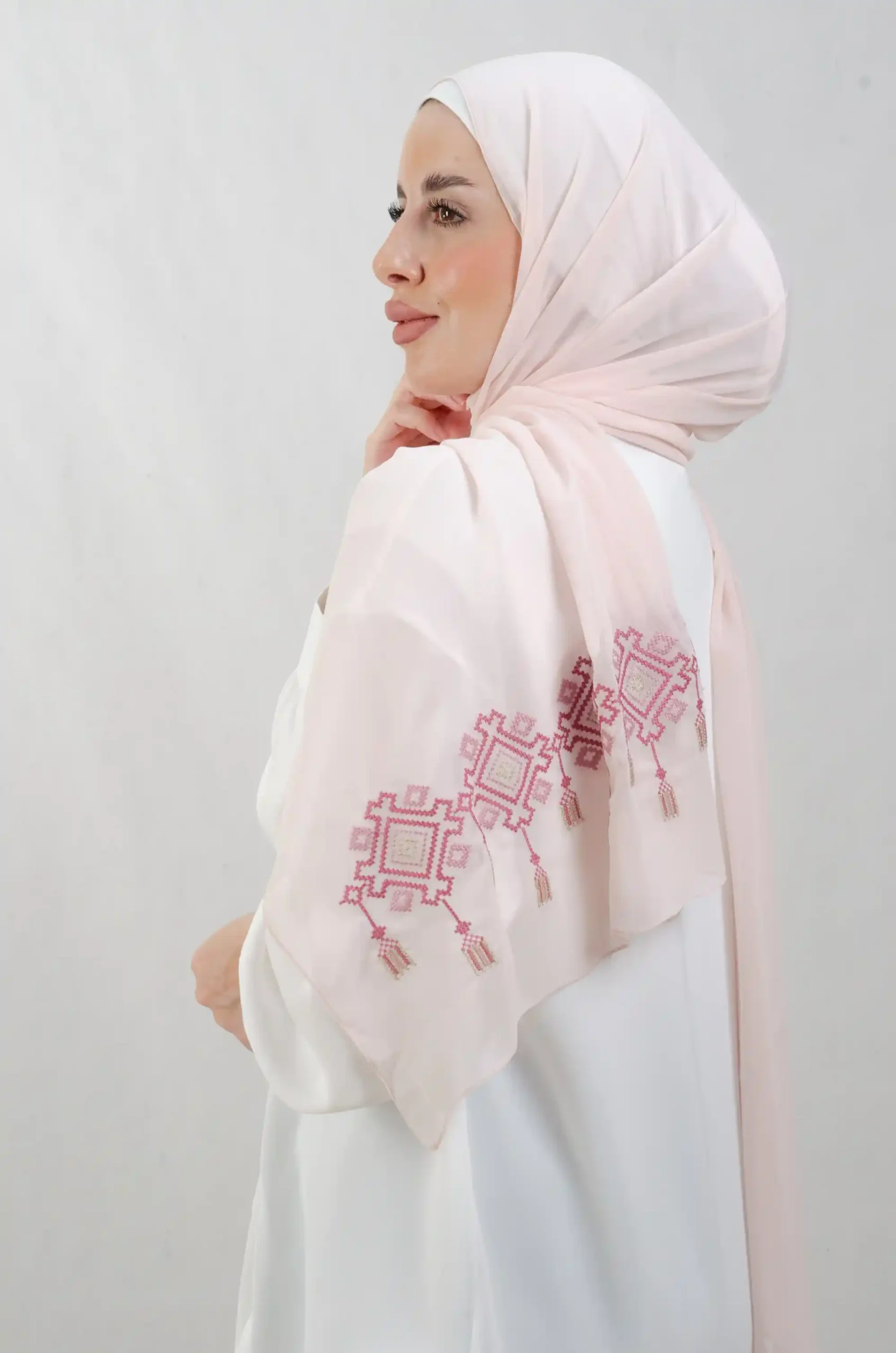 Chandeliers Rose Tatreez Shawl - Image 5