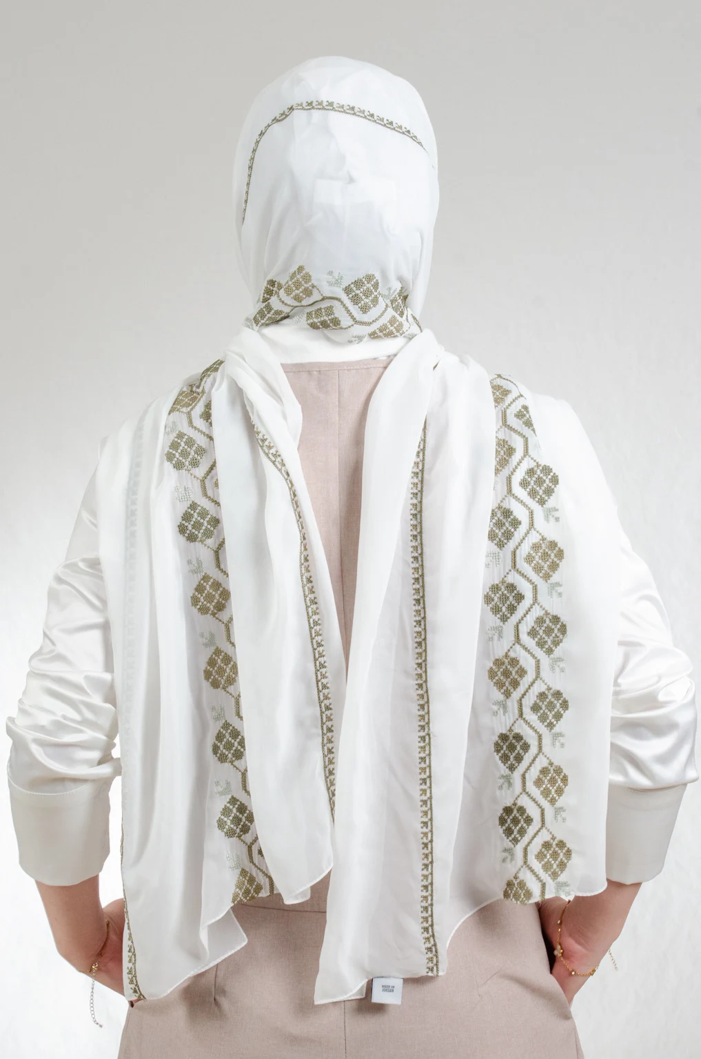 The Dalia off white and green Embroidered Shawl - Image 4