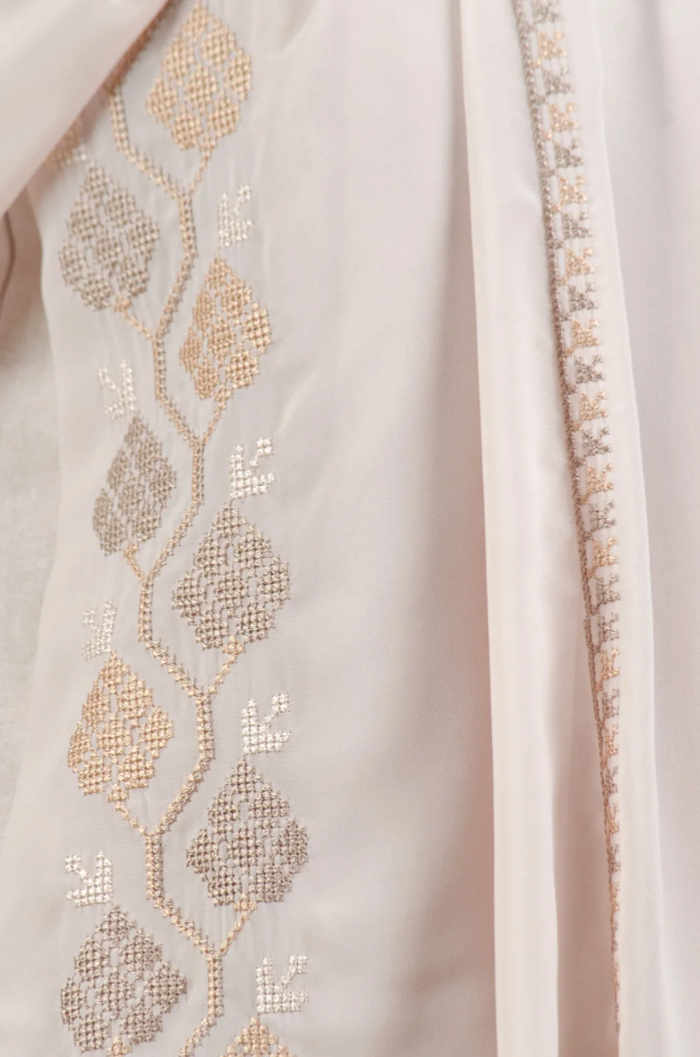 Sophisticated camel embroidered chiffon-cotton shawl with traditional fallahi design, 180x70cm timeless luxury heritage wrap