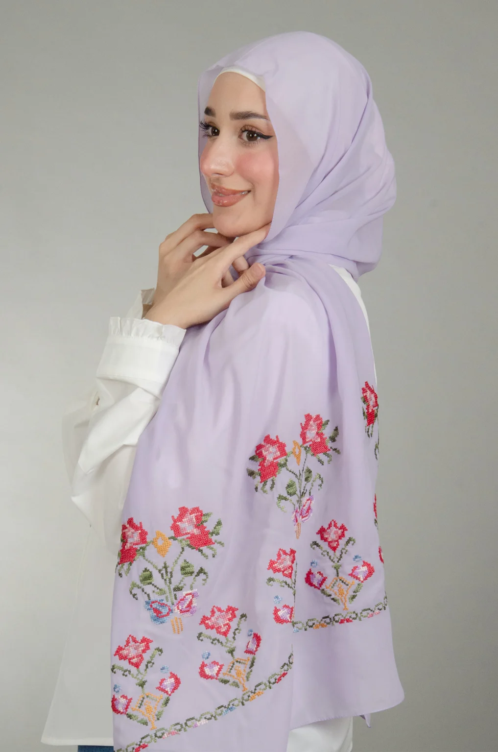 Purple Henna Shawl with authentic Falahi embroidery on soft Duja Al-Lail cotton chiffon, perfect for henna nights, weddings, and special occasions.