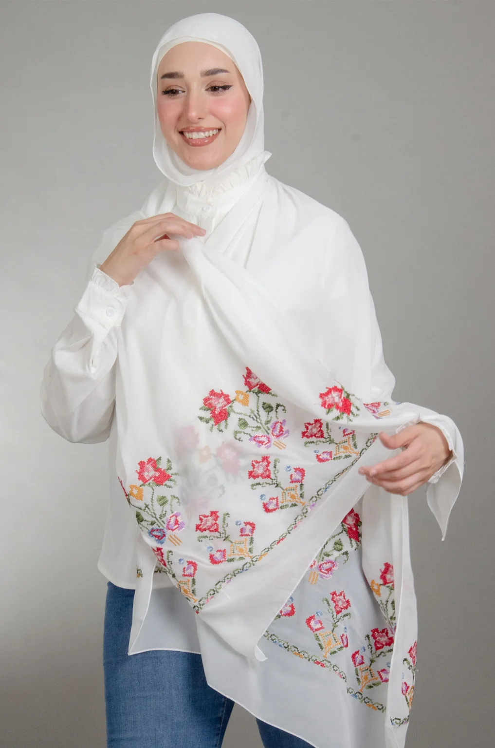 White Henna Shawl with authentic Falahi embroidery on soft Duja Al-Lail cotton chiffon, perfect for henna nights, weddings, and special occasions.