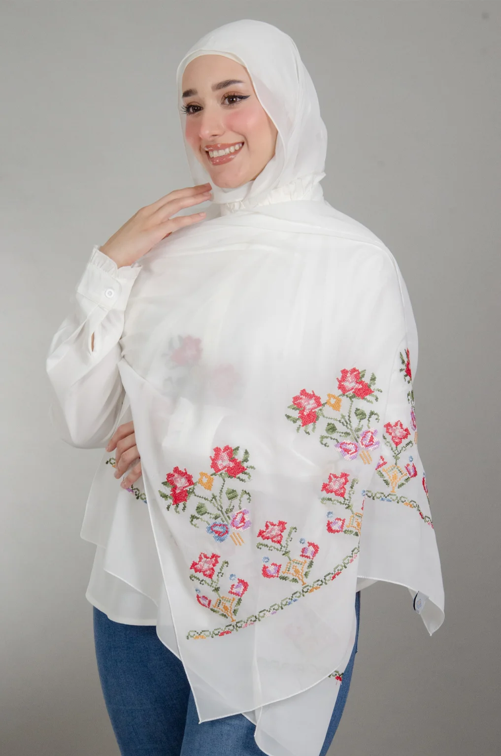 White Henna Shawl with authentic Falahi embroidery on soft Duja Al-Lail cotton chiffon, perfect for henna nights, weddings, and special occasions.